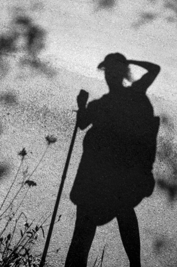 En résidence du 29 avril au 7 mai 2025

À Excideuil elle va enquêter sur le passage du grand poète américain Ezra Pound, expert de lyrique courtoise, qui emprunta le même chemin il y a un siècle.